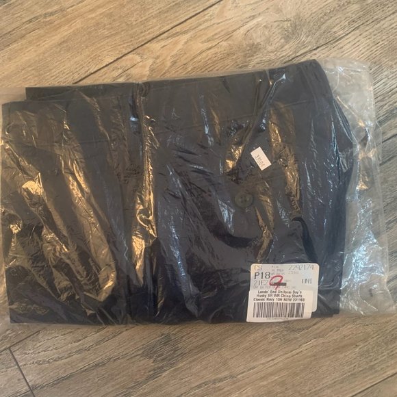 NWT LANDS' END BOYS STAIN/WRINKLE RESISTANT CHINO SHORTS CLASSIC NAVY 1OH - Picture 6 of 11